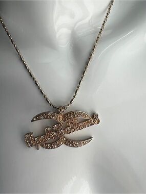 Apple Bottoms necklace